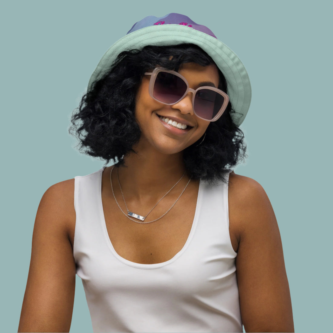 Reversible bucket hat